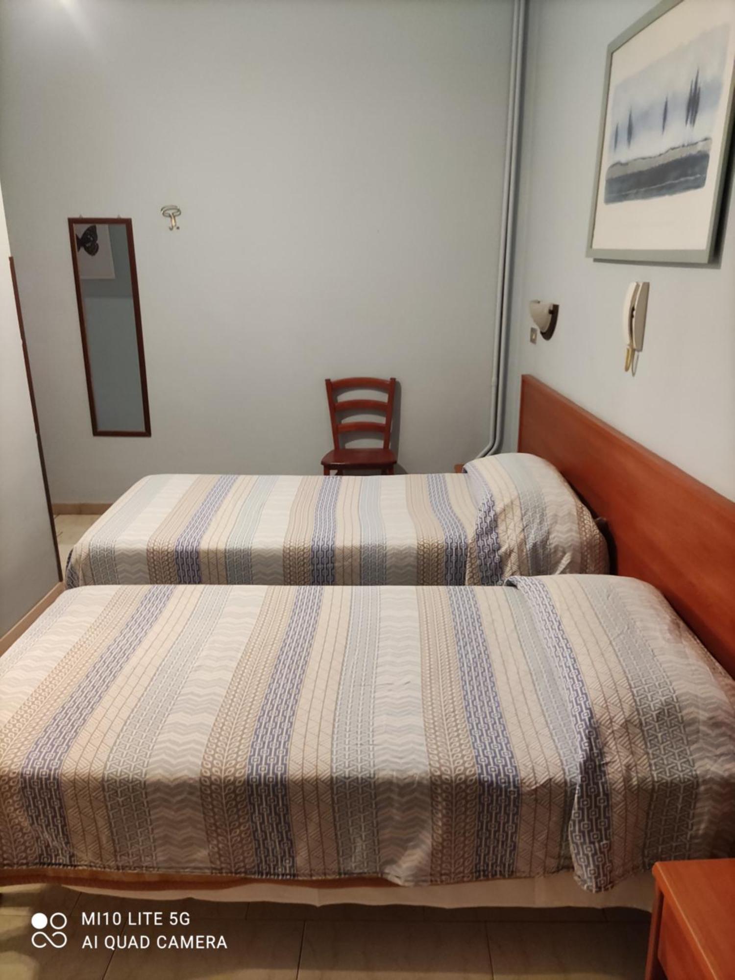 Hostal D'Annunzio House Cesano Boscone Luaran gambar