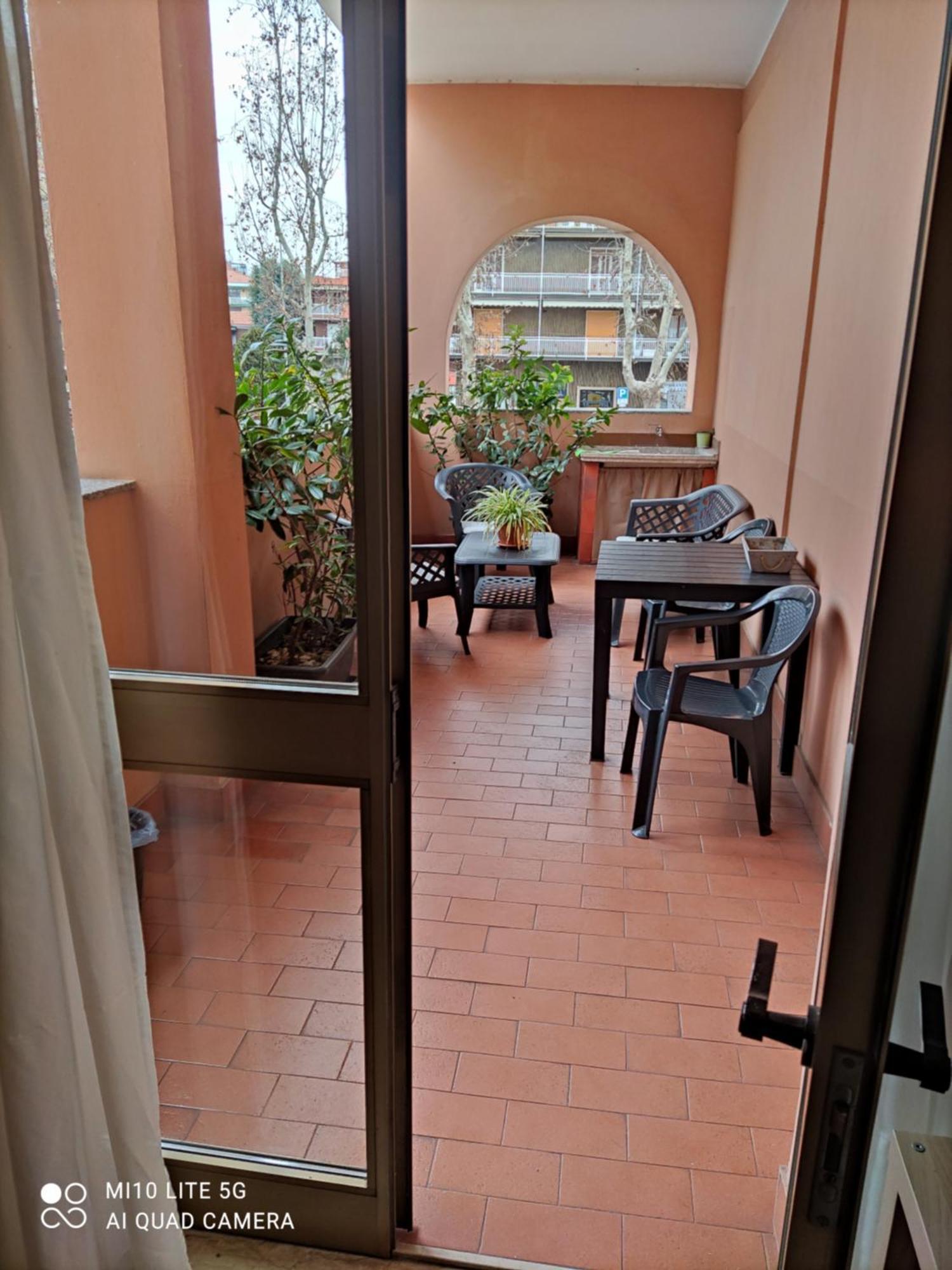 Hostal D'Annunzio House Cesano Boscone Luaran gambar